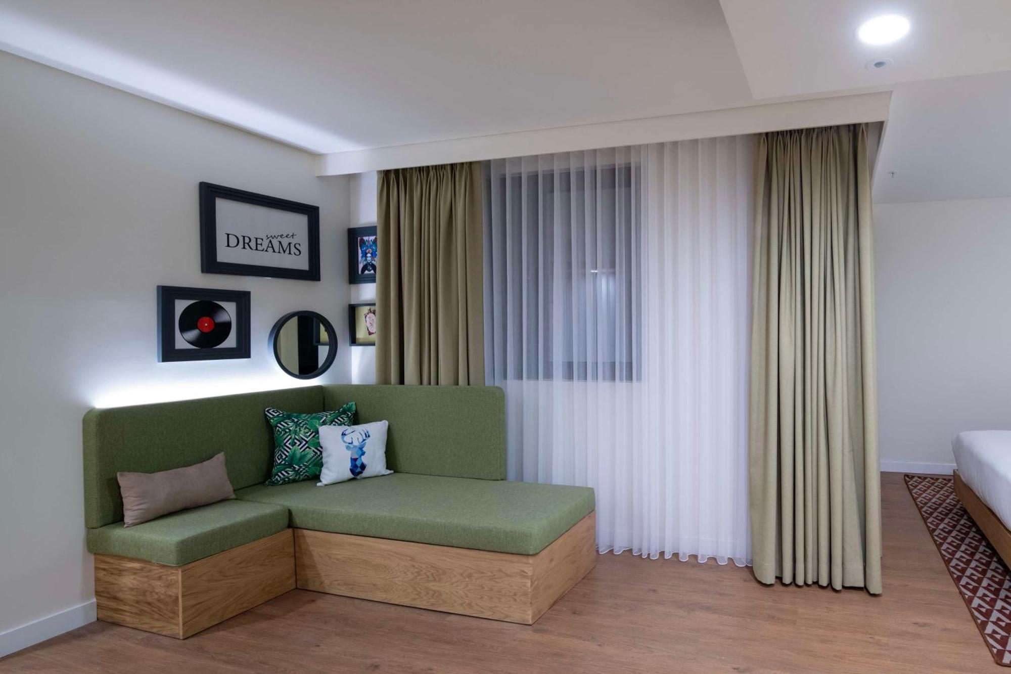 Отель Hampton By Hilton Istanbul Sirkeci Экстерьер фото