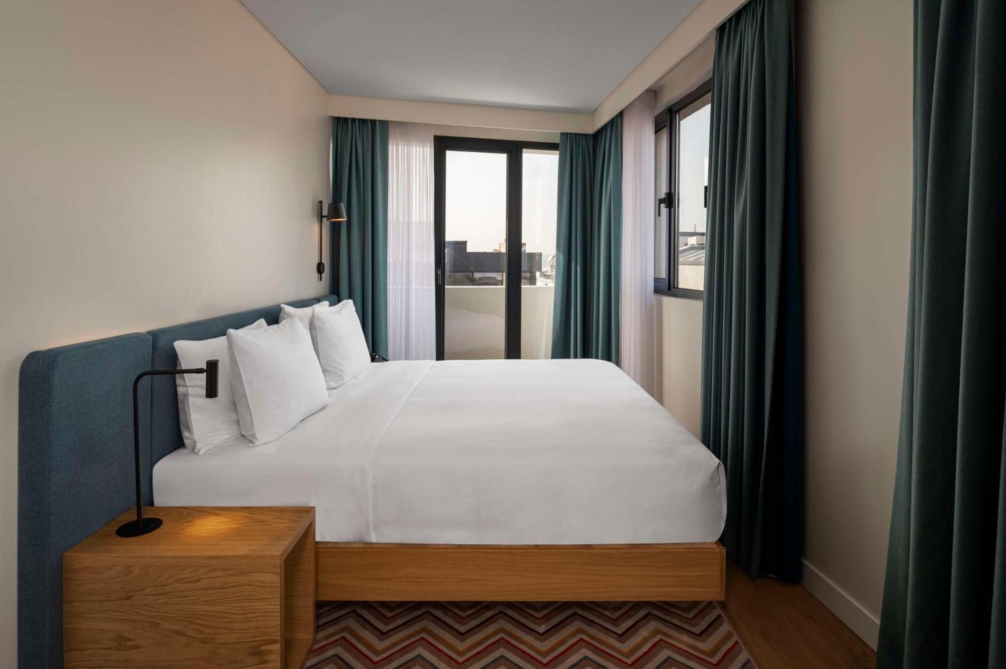 Отель Hampton By Hilton Istanbul Sirkeci Экстерьер фото