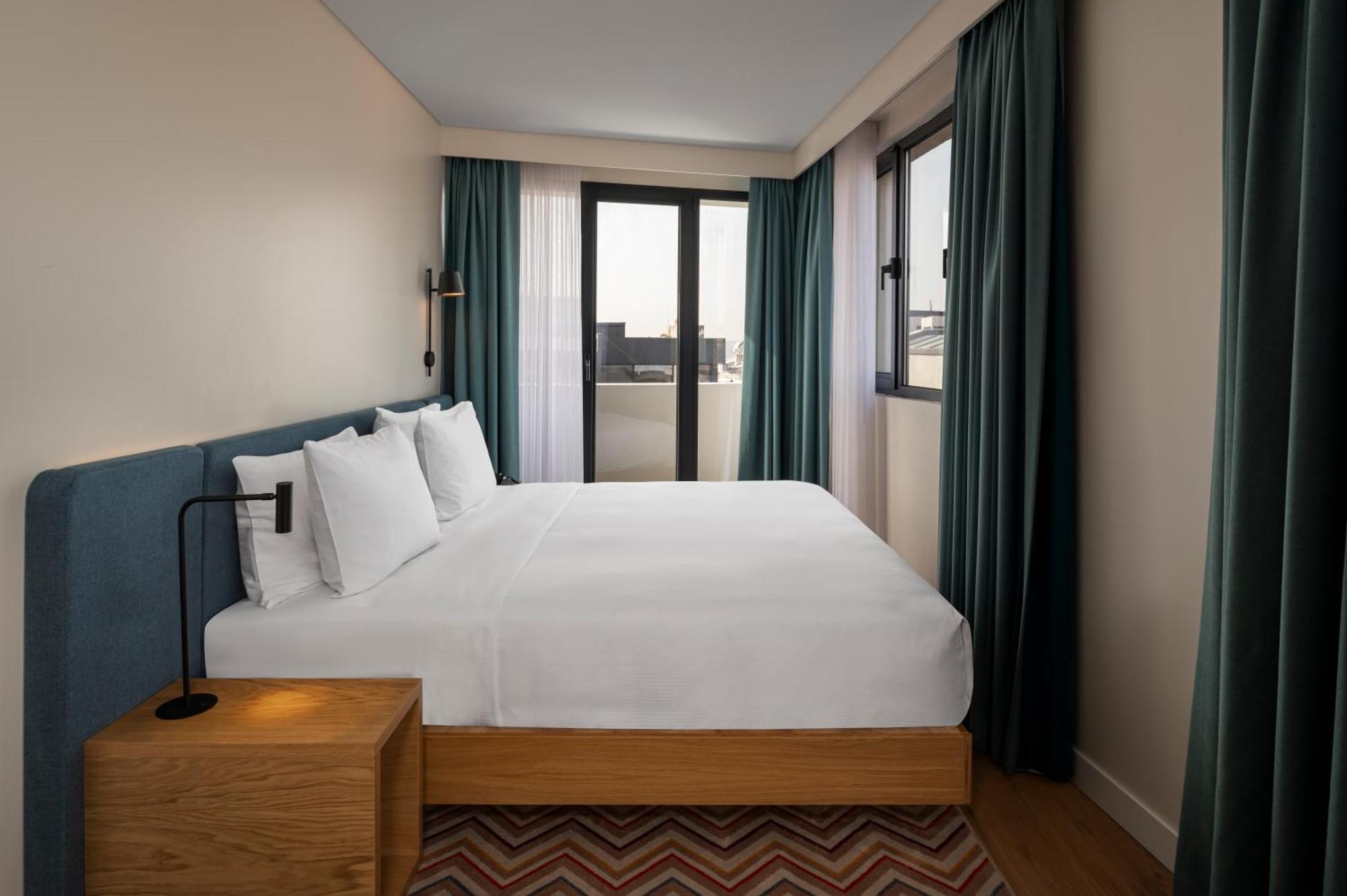 Отель Hampton By Hilton Istanbul Sirkeci Экстерьер фото