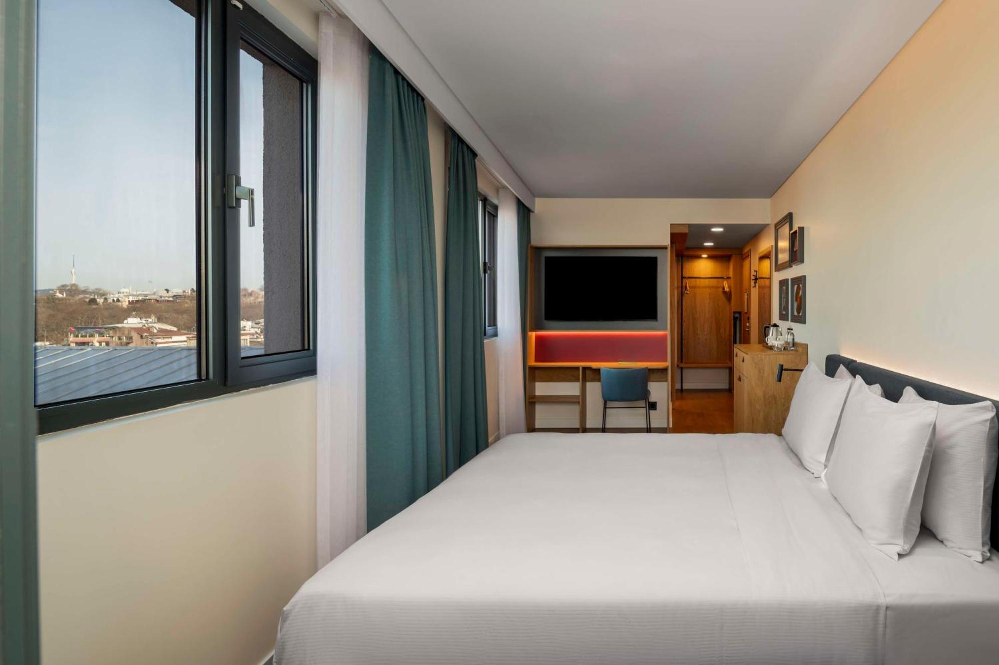 Отель Hampton By Hilton Istanbul Sirkeci Экстерьер фото